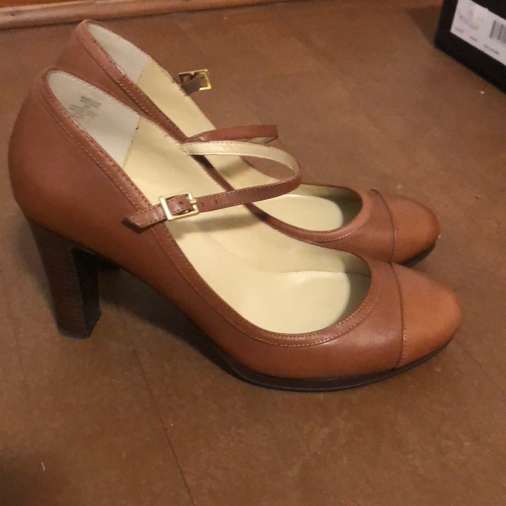 NWOT Ralph Lauren Pumps